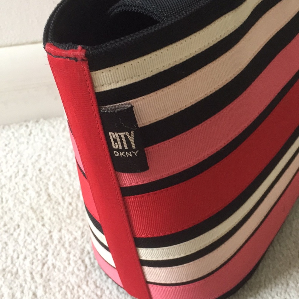 DKNY small totes bag - Picture 2 of 5